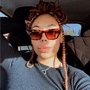 Meet your Posher, Amberly